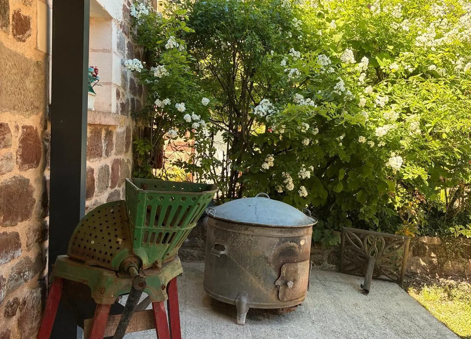 Prázdninový dům Domaine De Jouani Gite La Charrue Villecomtal Francie